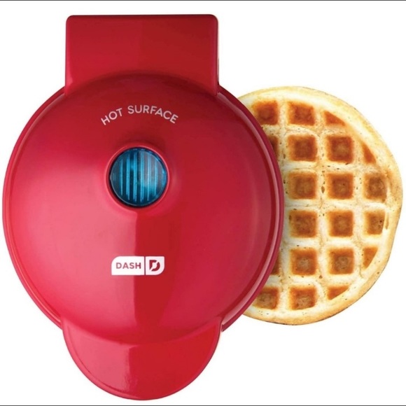 Dash Mini Electric red Waffle Maker new in box - Picture 1 of 7